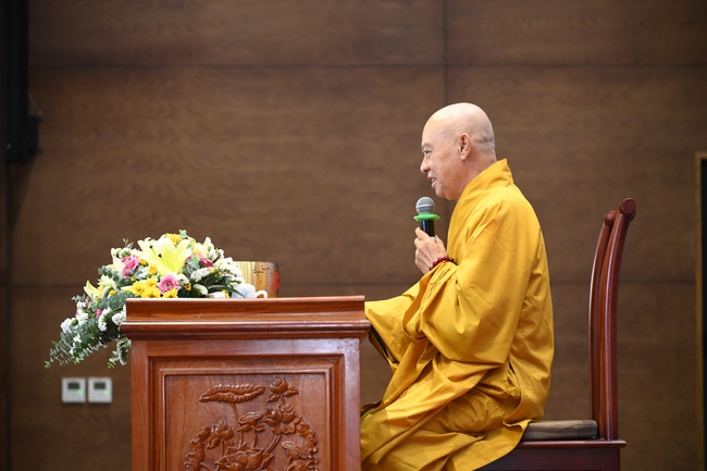 Dharma Talk “The Buddha appeared to bring happiness to gods and humans” preached by Most Thích Nhat Hy in the 105th Seven-Day Retreat