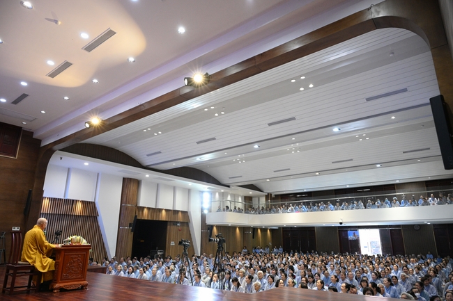 Dharma Talk “The Buddha appeared to bring happiness to gods and humans” preached by Most Thích Nhat Hy in the 105th Seven-Day Retreat