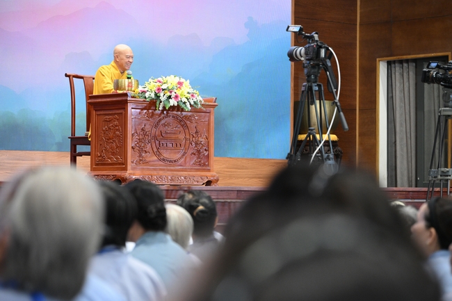 Dharma Talk “The Buddha appeared to bring happiness to gods and humans” preached by Most Thích Nhat Hy in the 105th Seven-Day Retreat