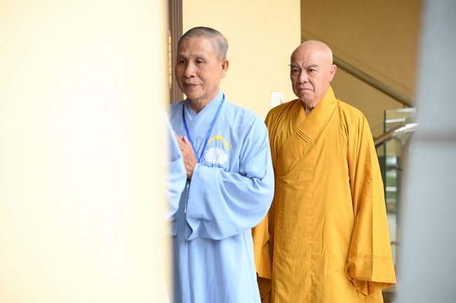 Dharma Talk “The Buddha appeared to bring happiness to gods and humans” preached by Most Thích Nhat Hy in the 105th Seven-Day Retreat