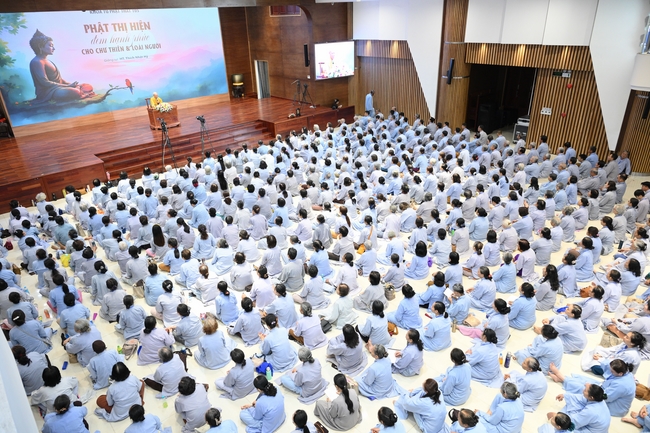 Dharma Talk “The Buddha appeared to bring happiness to gods and humans” preached by Most Thích Nhat Hy in the 105th Seven-Day Retreat