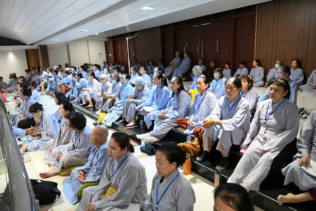 Dharma Talk “The Buddha appeared to bring happiness to gods and humans” preached by Most Thích Nhat Hy in the 105th Seven-Day Retreat