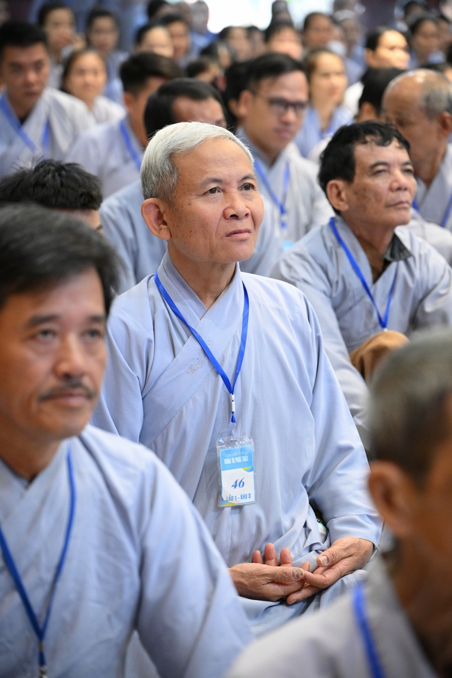 Dharma Talk “The Buddha appeared to bring happiness to gods and humans” preached by Most Thích Nhat Hy in the 105th Seven-Day Retreat