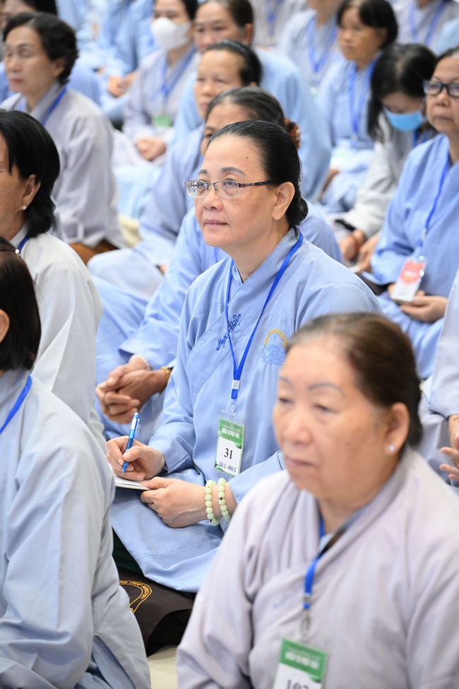 Dharma Talk “The Buddha appeared to bring happiness to gods and humans” preached by Most Thích Nhat Hy in the 105th Seven-Day Retreat