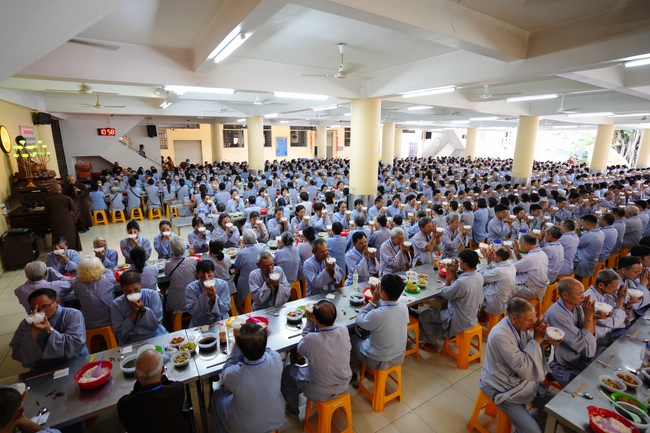 Dharma Talk “The Buddha appeared to bring happiness to gods and humans” preached by Most Thích Nhat Hy in the 105th Seven-Day Retreat