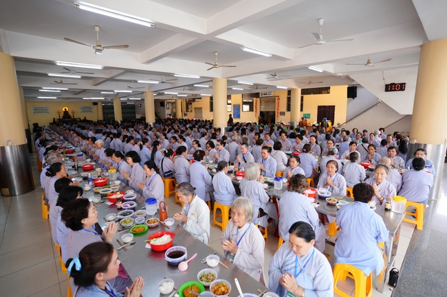 Dharma Talk “The Buddha appeared to bring happiness to gods and humans” preached by Most Thích Nhat Hy in the 105th Seven-Day Retreat