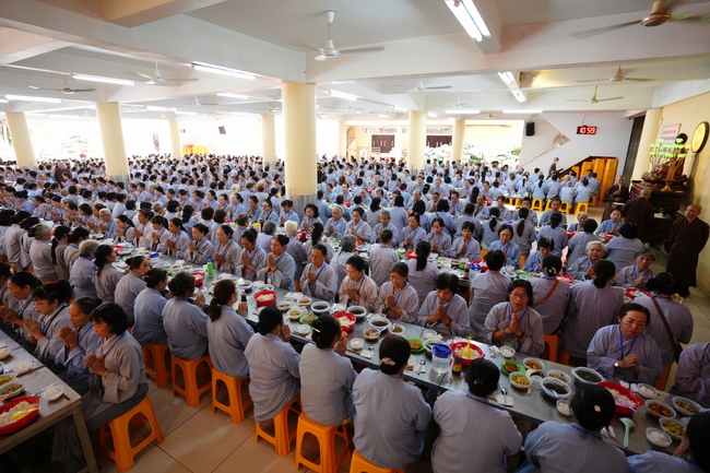 Dharma Talk “The Buddha appeared to bring happiness to gods and humans” preached by Most Thích Nhat Hy in the 105th Seven-Day Retreat
