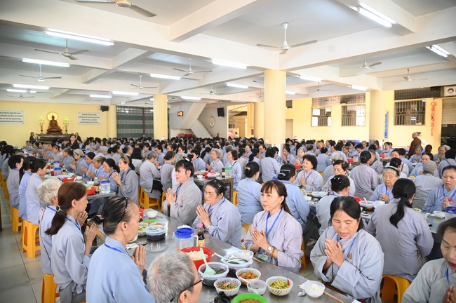 Dharma Talk “The Buddha appeared to bring happiness to gods and humans” preached by Most Thích Nhat Hy in the 105th Seven-Day Retreat