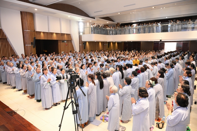 Dharma Talk “The Buddha appeared to bring happiness to gods and humans” preached by Most Thích Nhat Hy in the 105th Seven-Day Retreat