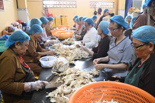 Pháp thoại “Niệm Phật thoát sinh tử” – Thượng toạ Thích Pháp Đăng – KTPT 105