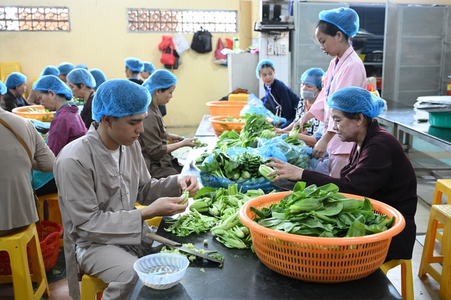 Pháp thoại “Hai pháp cần yếu tăng trưởng huệ tâm” – Ni sư Thích Nữ Hương Nhũ – KTPT 105