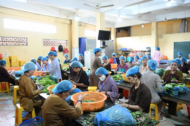 Pháp thoại “Hai pháp cần yếu tăng trưởng huệ tâm” – Ni sư Thích Nữ Hương Nhũ – KTPT 105