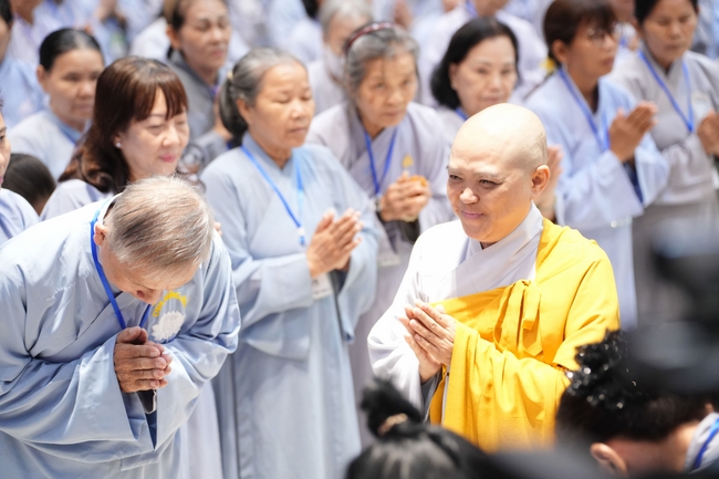 Pháp thoại “Hai pháp cần yếu tăng trưởng huệ tâm” – Ni sư Thích Nữ Hương Nhũ – KTPT 105