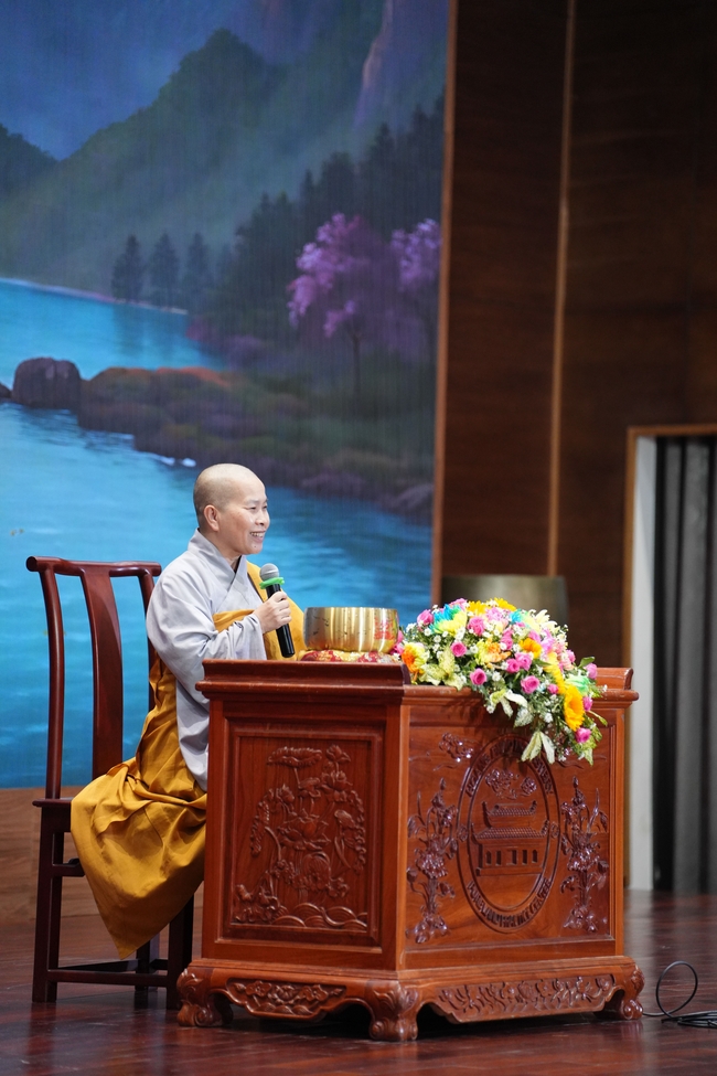 Pháp thoại “Những cạm bẫy trên đường tu” – Ni sư Thích Nữ Như Lan – KTPT 105