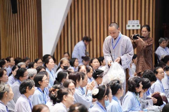 Pháp thoại “Những cạm bẫy trên đường tu” – Ni sư Thích Nữ Như Lan – KTPT 105