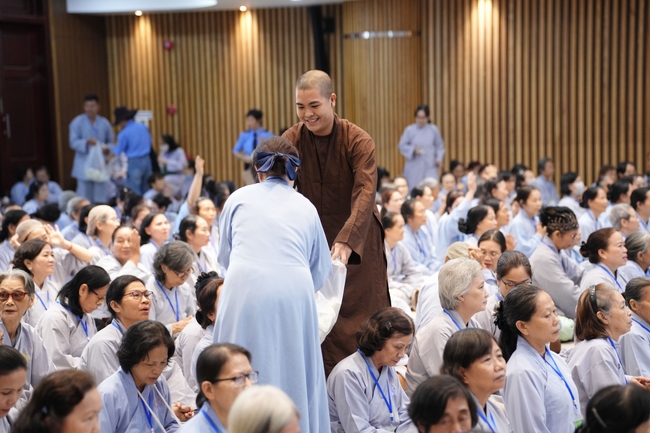 Pháp thoại “Những cạm bẫy trên đường tu” – Ni sư Thích Nữ Như Lan – KTPT 105