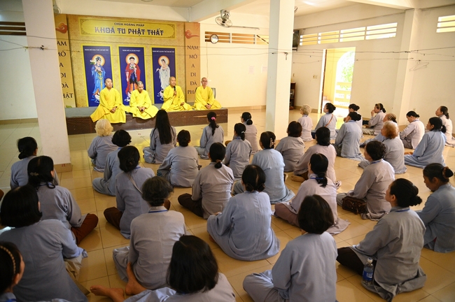 Pháp thoại “Những cạm bẫy trên đường tu” – Ni sư Thích Nữ Như Lan – KTPT 105