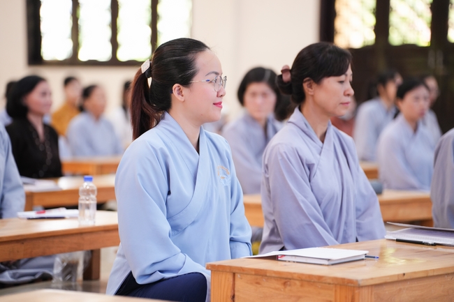 “Applied Dharma Propagation” Class - Dharma Talk: “The Appearance of the Buddha” by Junior Thich Tam Nguyet