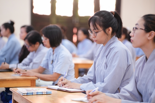 “Applied Dharma Propagation” Class - Dharma Talk: “The Appearance of the Buddha” by Junior Thich Tam Nguyet