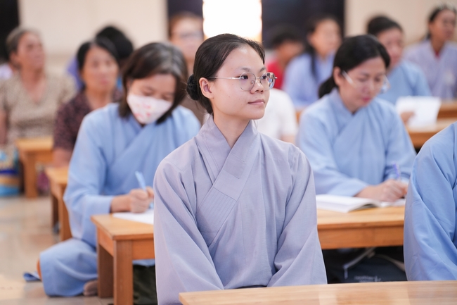 “Applied Dharma Propagation” Class - Dharma Talk: “The Appearance of the Buddha” by Junior Thich Tam Nguyet