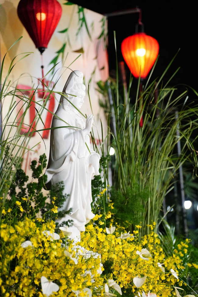 Celebrating the 10th anniversary of Avalokiteshvara ashram, and Seven-year establishing of Hieu-Thuong group