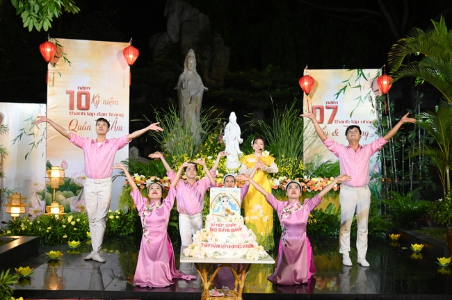 Celebrating the 10th anniversary of Avalokiteshvara ashram, and Seven-year establishing of Hieu-Thuong group