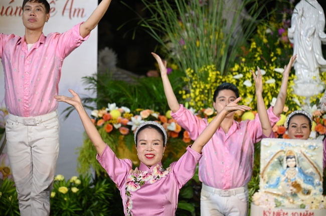 Celebrating the 10th anniversary of Avalokiteshvara ashram, and Seven-year establishing of Hieu-Thuong group