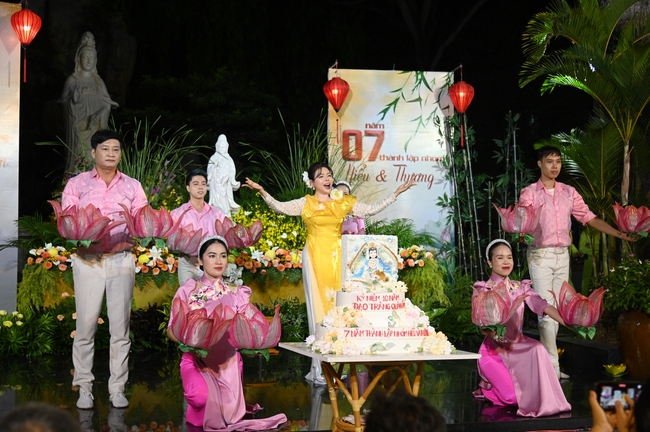 Celebrating the 10th anniversary of Avalokiteshvara ashram, and Seven-year establishing of Hieu-Thuong group