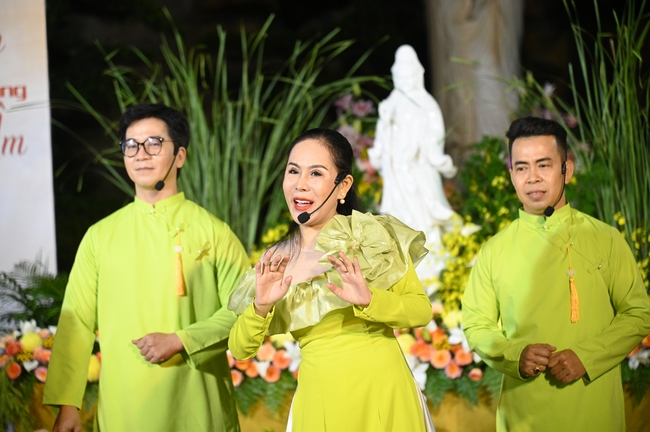 Celebrating the 10th anniversary of Avalokiteshvara ashram, and Seven-year establishing of Hieu-Thuong group