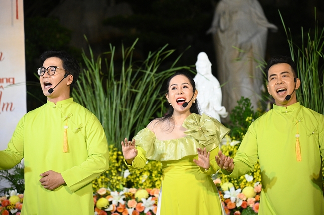 Celebrating the 10th anniversary of Avalokiteshvara ashram, and Seven-year establishing of Hieu-Thuong group