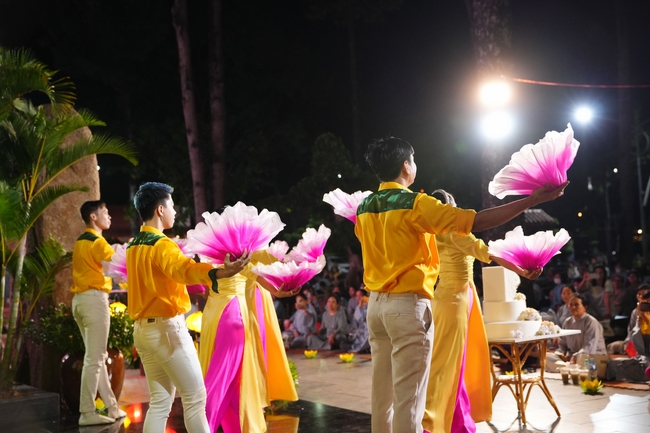 Celebrating the 10th anniversary of Avalokiteshvara ashram, and Seven-year establishing of Hieu-Thuong group