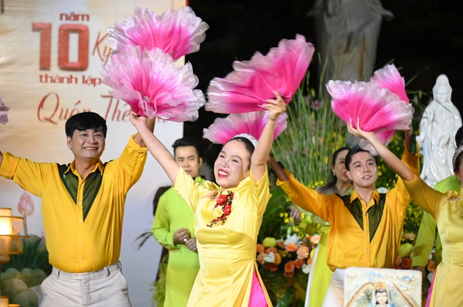 Celebrating the 10th anniversary of Avalokiteshvara ashram, and Seven-year establishing of Hieu-Thuong group