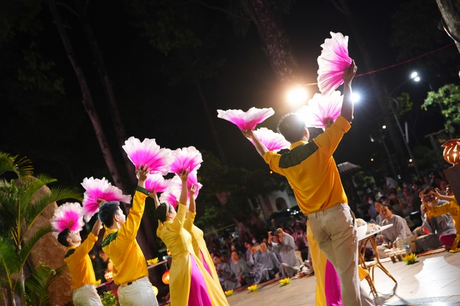 Celebrating the 10th anniversary of Avalokiteshvara ashram, and Seven-year establishing of Hieu-Thuong group