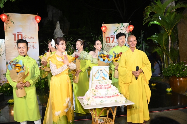 Celebrating the 10th anniversary of Avalokiteshvara ashram, and Seven-year establishing of Hieu-Thuong group