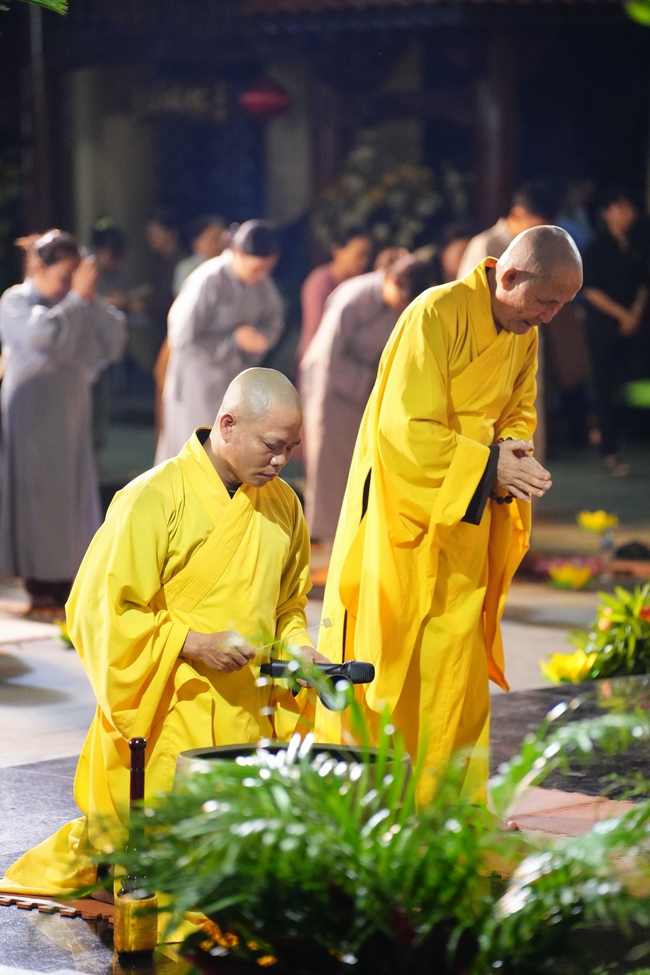 Celebrating the 10th anniversary of Avalokiteshvara ashram, and Seven-year establishing of Hieu-Thuong group