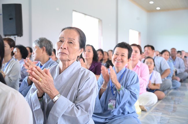 Visiting Truong Phap Pagoda, Hau Giang