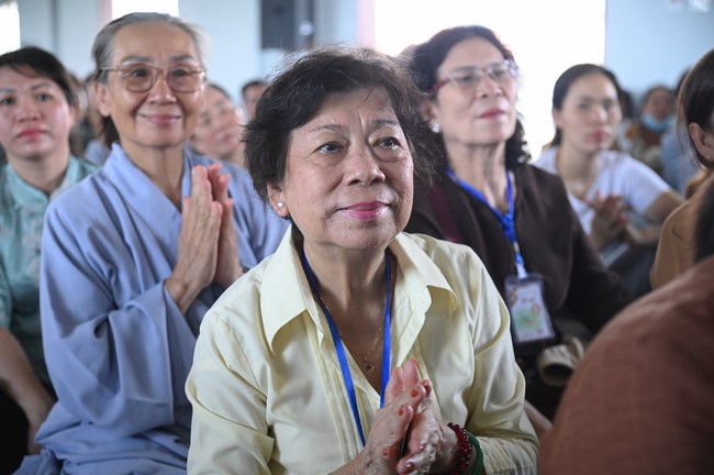 Visiting Truong Phap Pagoda, Hau Giang
