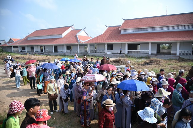 Visiting Truong Phap Pagoda, Hau Giang
