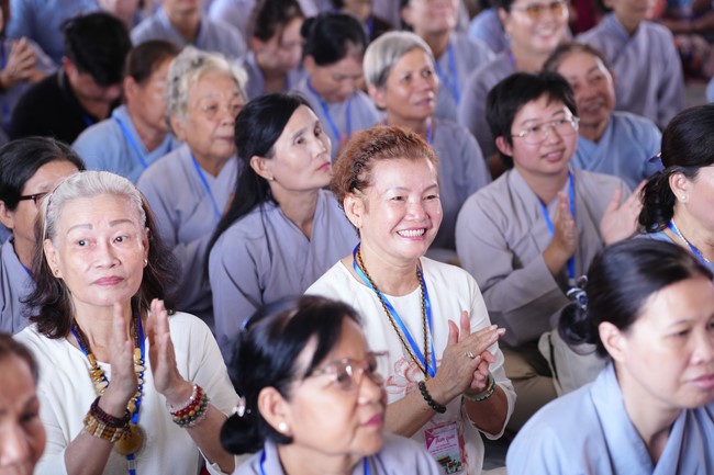 Visiting Truong Phap Pagoda, Hau Giang