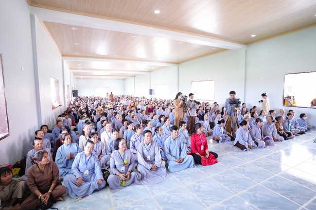 Visiting Truong Phap Pagoda, Hau Giang