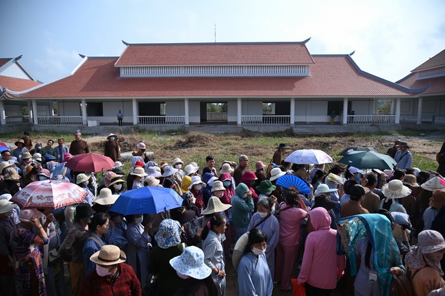 Visiting Truong Phap Pagoda, Hau Giang