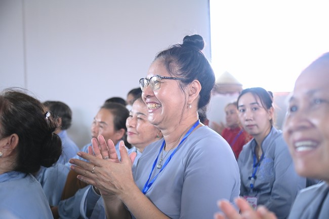 Visiting Truong Phap Pagoda, Hau Giang