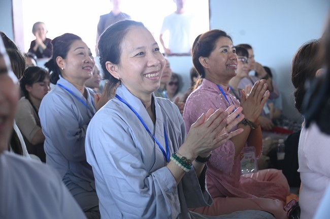 Visiting Truong Phap Pagoda, Hau Giang