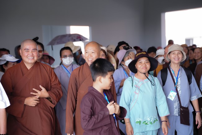 Visiting Truong Phap Pagoda, Hau Giang