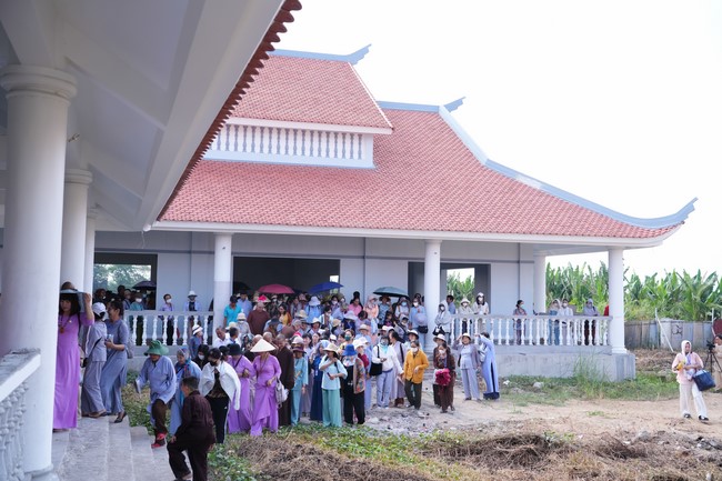 Visiting Truong Phap Pagoda, Hau Giang