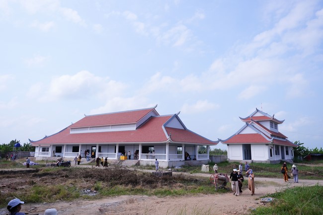 Visiting Truong Phap Pagoda, Hau Giang