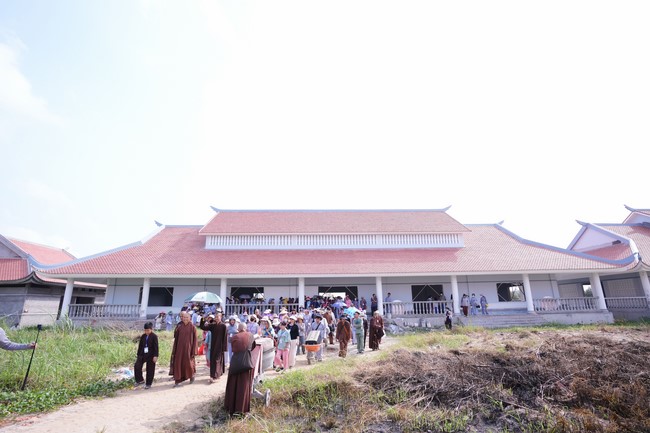 Visiting Truong Phap Pagoda, Hau Giang
