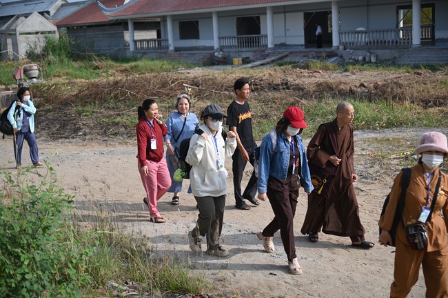 Visiting Truong Phap Pagoda, Hau Giang