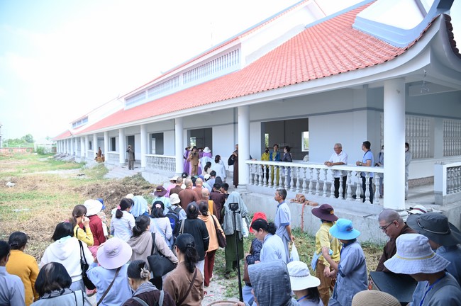 Visiting Truong Phap Pagoda, Hau Giang