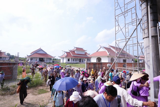 Visiting Truong Phap Pagoda, Hau Giang